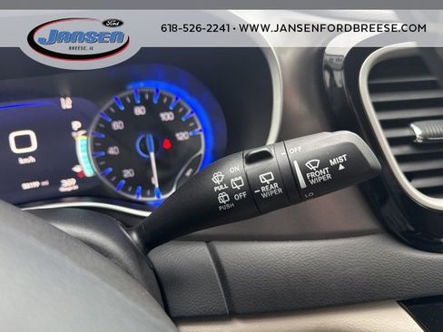 Used 2024 Chrysler Pacifica Touring-L image 16