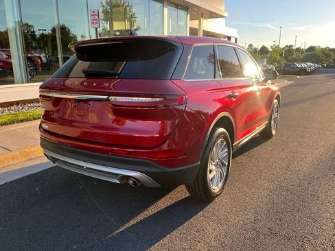 Certified 2025 Lincoln Corsair AWD image 9