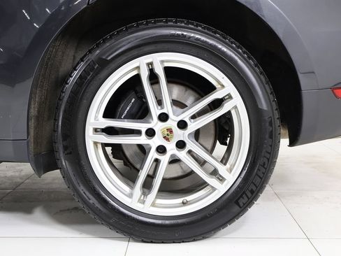 Certified 2020 Porsche Macan AWD/4WD image 22