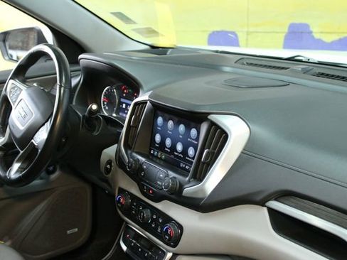 Used 2022 GMC Terrain SLT w/ Infotainment Package II AWD/4WD image 10