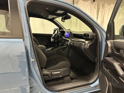 Used 2025 Toyota 4Runner SR5 AWD/4WD image 54