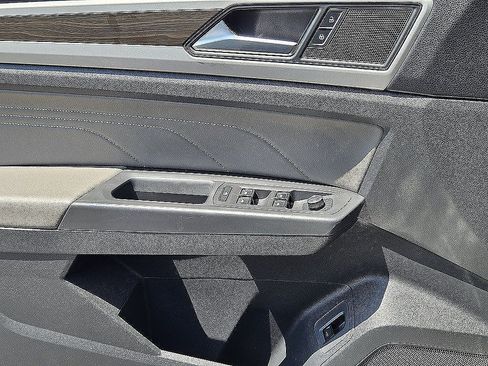 Used 2023 Volkswagen Atlas SE FWD image 19