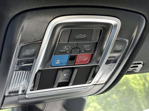 Used 2026 RAM 1500 Laramie AWD/4WD image 23