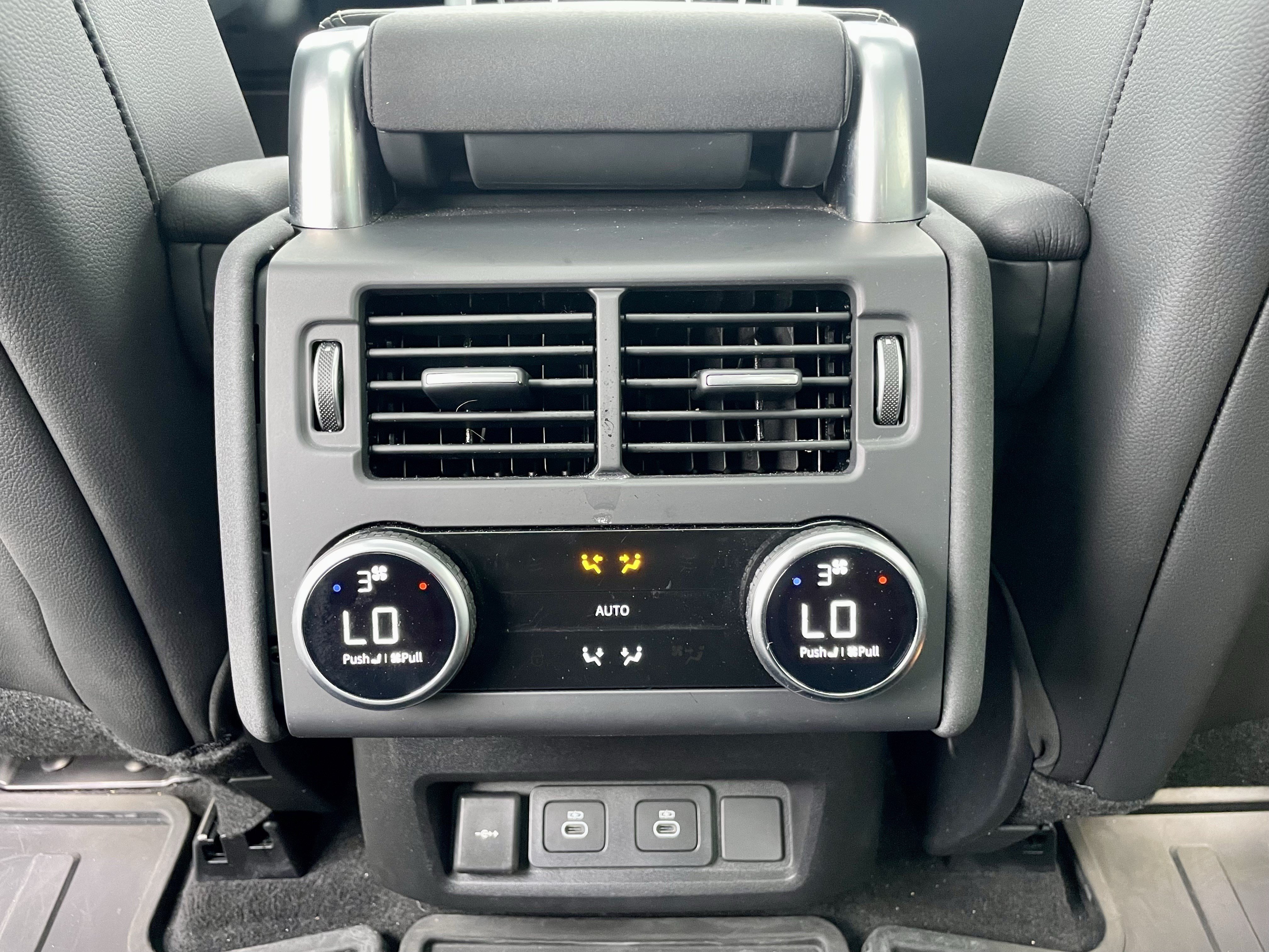 Certified 2025 Land Rover Discovery Dynamic SE AWD/4WD image 26