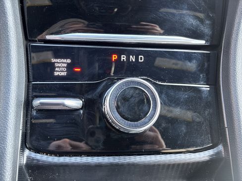 Used 2025 Jeep Grand Cherokee L Limited w/ Luxury Tech Group II image 25