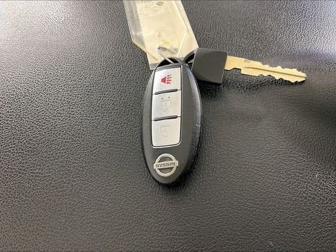 Used 2013 Nissan Juke SL w/ Sport Pkg image 14