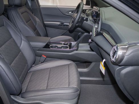 New 2026 Chevrolet Equinox LT w/ Convenience Package II FWD image 12