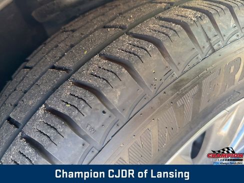 Used 2024 Cadillac XT4 Premium Luxury FWD image 11