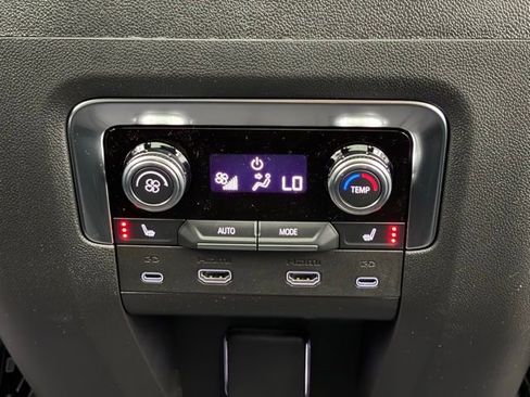 New 2026 GMC Yukon Denali w/ Denali Reserve Package image 9