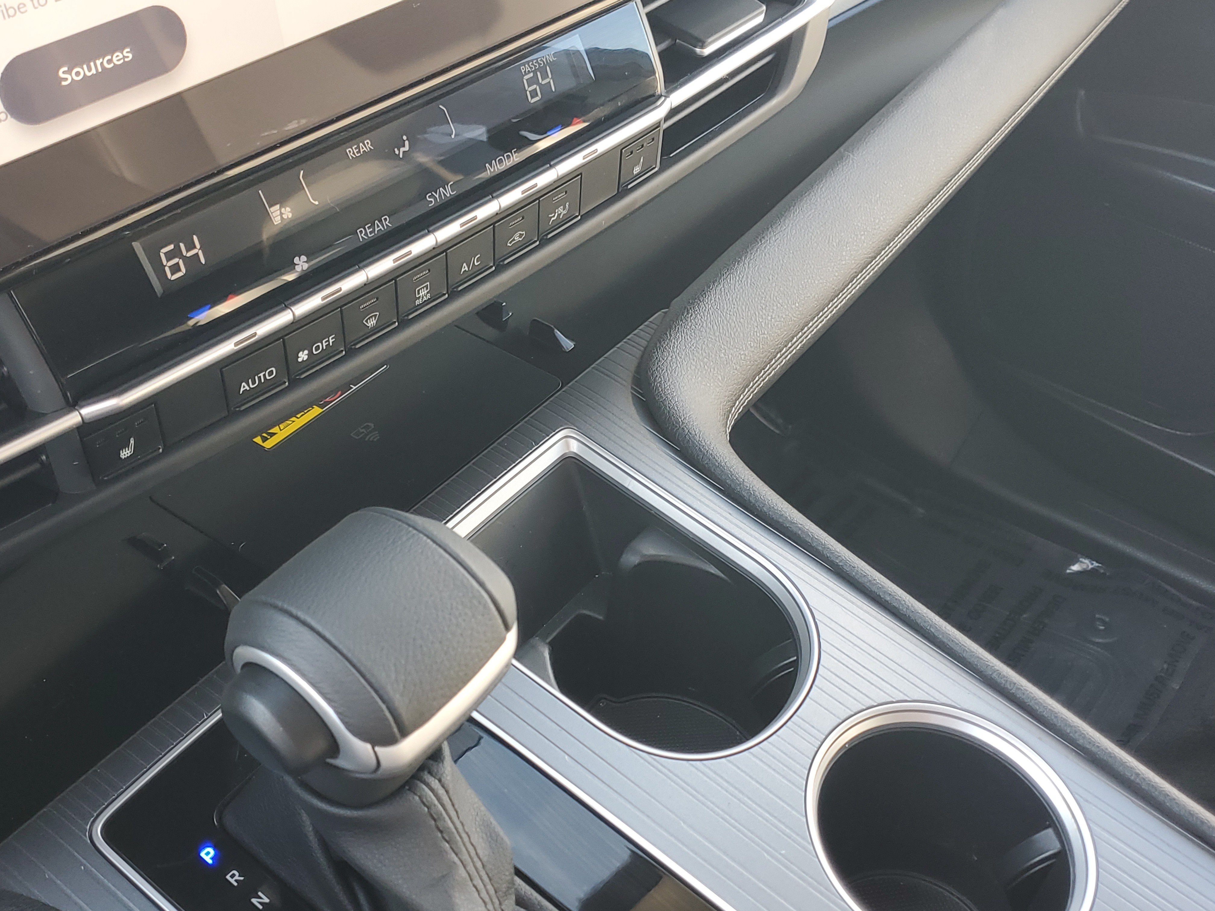 Certified 2026 Toyota Sienna XLE FWD image 33