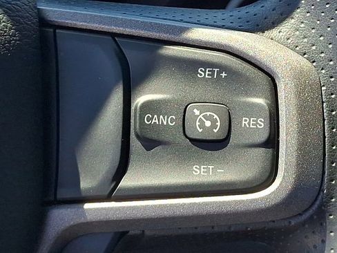 Used 2024 RAM 2500 Tradesman w/ Chrome Appearance Group AWD/4WD image 21