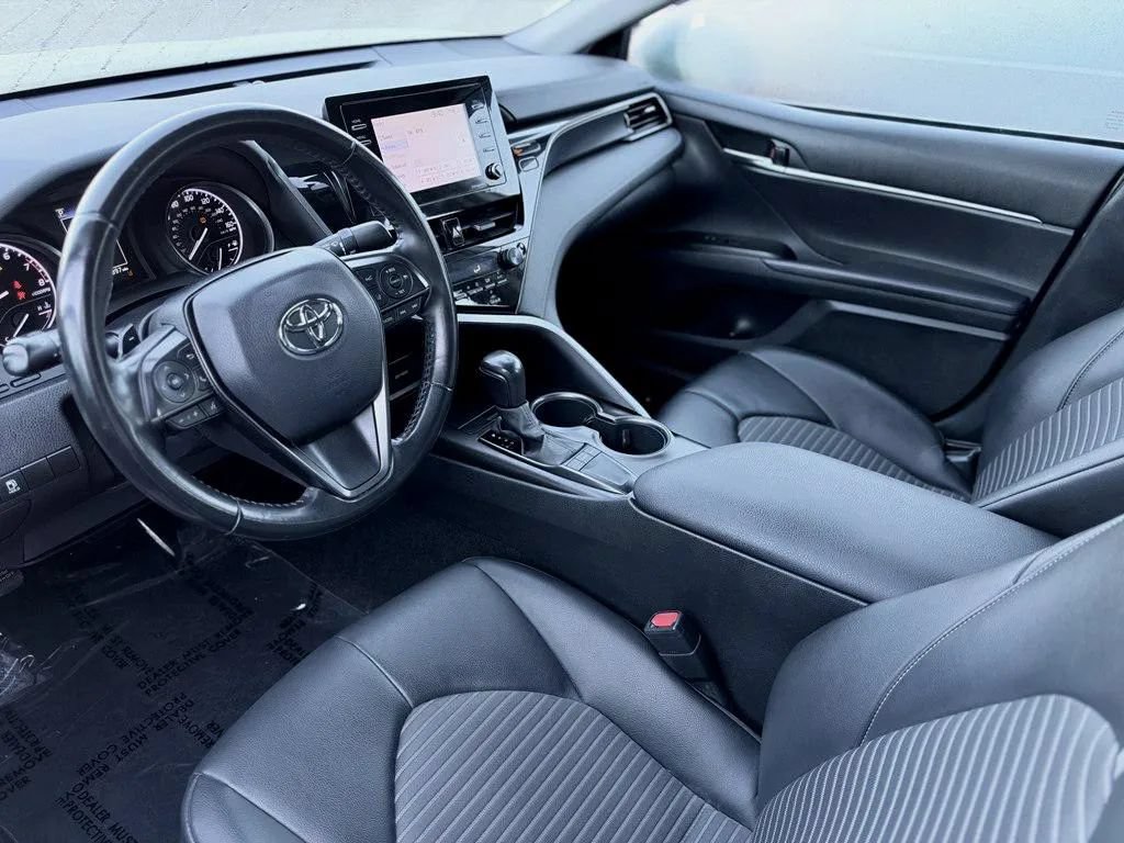 Used 2022 Toyota Camry SE FWD image 10