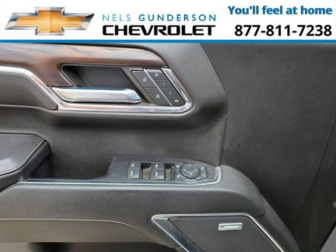 Used 2023 GMC Sierra 1500 SLT w/ SLT Premium Plus Package AWD/4WD image 10