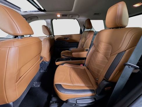 Used 2022 Nissan Pathfinder Platinum w/ Cargo Package image 27