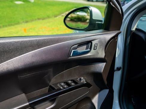 Used 2018 Chevrolet Sonic LT w/ Convenience Package FWD image 29