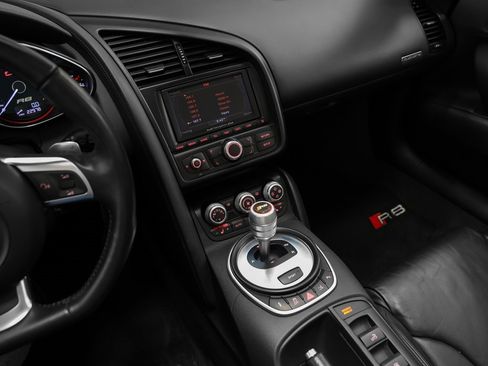 Used 2011 Audi R8 V10 image 46