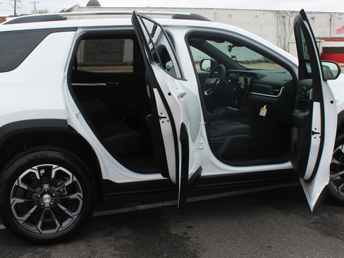 New 2026 GMC Terrain Elevation w/ Elevation Premium Package image 11