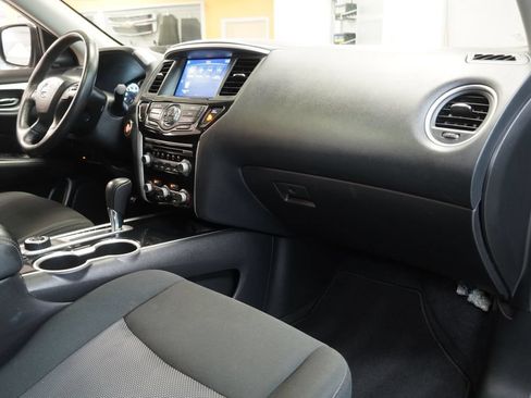 Used 2020 Nissan Pathfinder SV AWD/4WD image 38