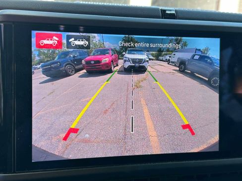 Used 2025 Jeep Wrangler Unlimited Sahara w/ Dual Top Group AWD/4WD image 27