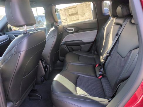 New 2025 Jeep Compass Latitude image 14