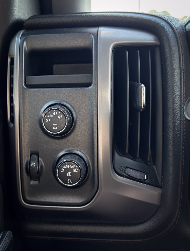 Used 2016 GMC Sierra 1500 SLT w/ All Terrain X Package AWD/4WD image 8