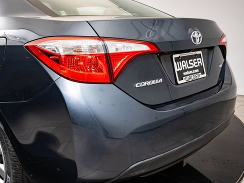 Used 2015 Toyota Corolla LE FWD image 18