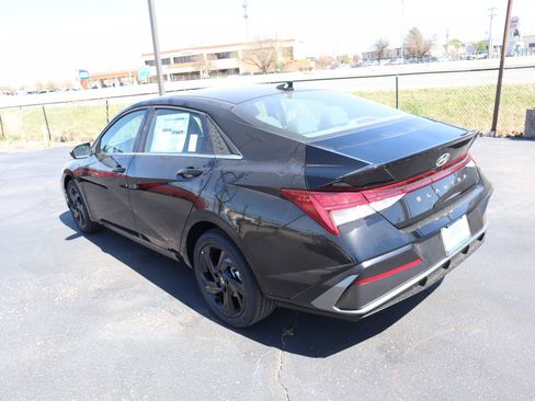 New 2026 Hyundai Elantra SEL Sport Premium FWD image 22