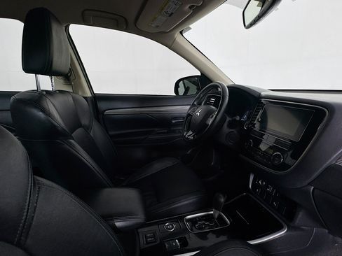 Used 2019 Mitsubishi Outlander SEL AWD/4WD image 27