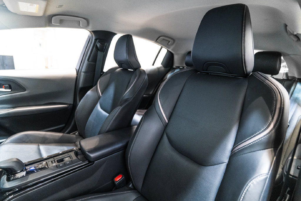 Certified 2025 Toyota Prius XLE FWD image 6