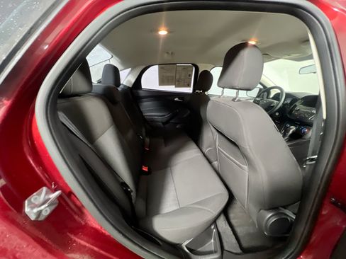 Used 2015 Ford Focus SE FWD image 33