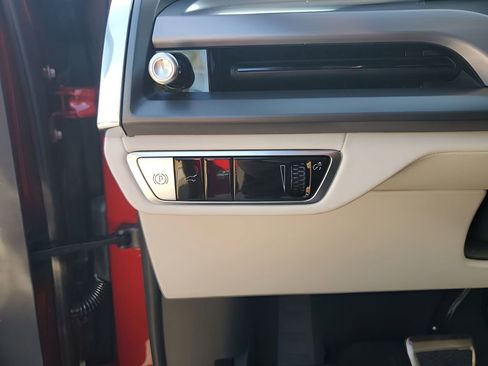 New 2026 Cadillac Vistiq Sport w/ LPO, Floor Liner Package image 33