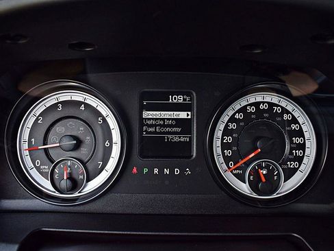 Used 2014 RAM 1500 Express RWD image 31