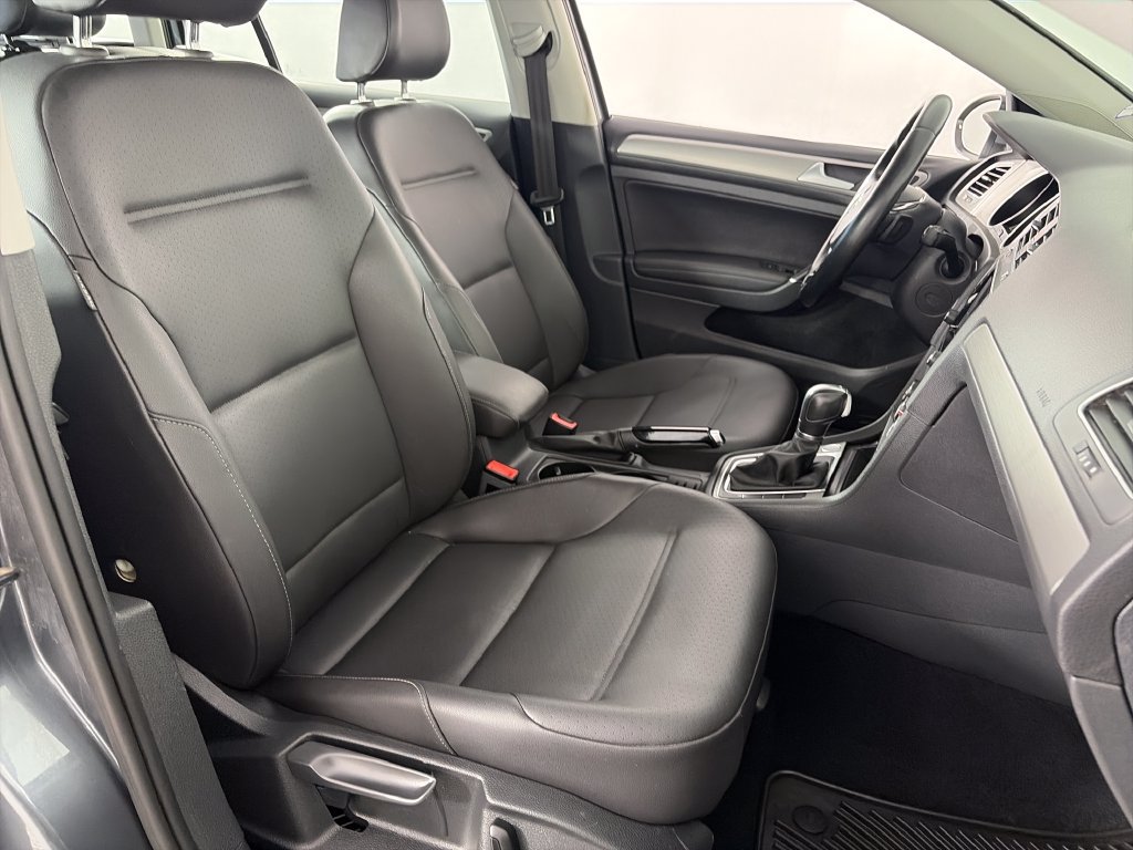Used 2015 Volkswagen Golf TDI S FWD image 31