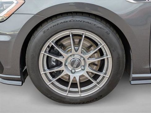 Used 2018 Volkswagen Golf 4-Door image 23