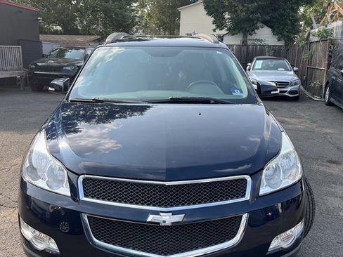 Used 2010 Chevrolet Traverse LT w/ Personal Connectivity Package AWD/4WD image 3