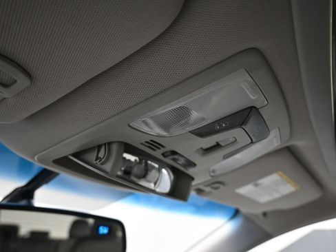Used 2016 Toyota Sienna XLE FWD image 23