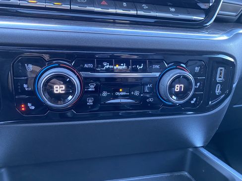 Used 2022 Chevrolet Silverado 1500 LTZ w/ LTZ Premium Package image 31