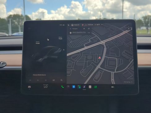 Used 2025 Tesla Model Y Long Range RWD image 18