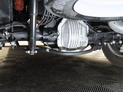 Used 2025 Ford F450 King Ranch w/ Chrome Package image 9