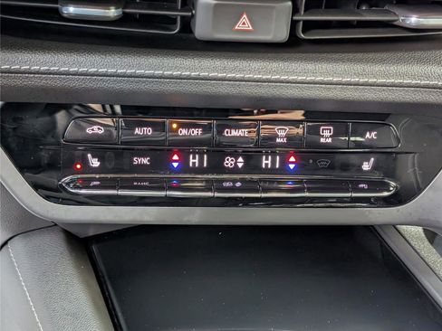 Used 2023 Buick Envision Preferred image 26