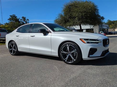 Certified 2024 Volvo S60 B5 Core image 2