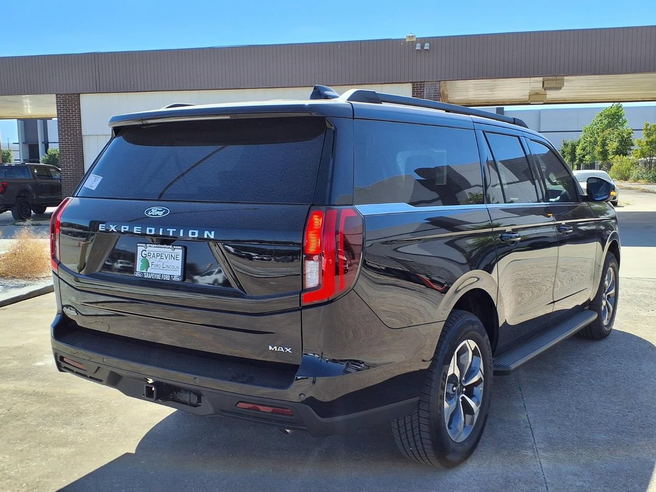 New 2027 Ford Expedition Max Active RWD image 4