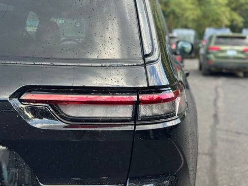 New 2025 Jeep Grand Cherokee L Limited w/ Black Appearance Package image 10