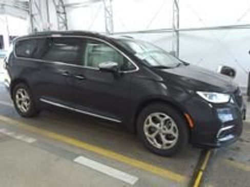 Used 2021 Chrysler Pacifica Limited w/ Premium & Safety Sphere Group AWD/4WD image 24