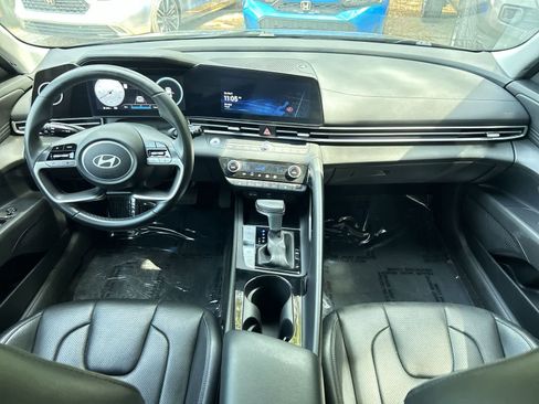 Used 2024 Hyundai Elantra Limited FWD image 15