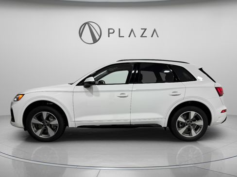 Certified 2025 Audi Q5 Premium w/ Convenience Plus Package image 2