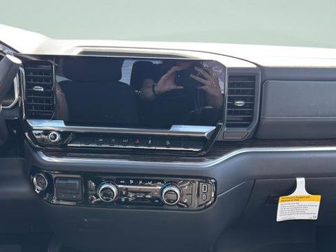 New 2026 GMC Sierra 1500 Elevation image 13