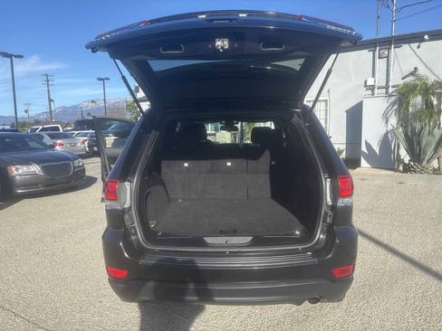 Used 2016 Jeep Grand Cherokee Laredo w/ Quick Order Package 23E image 24