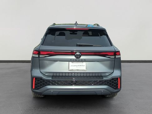 New 2026 Volkswagen Tiguan SE R-Line image 4