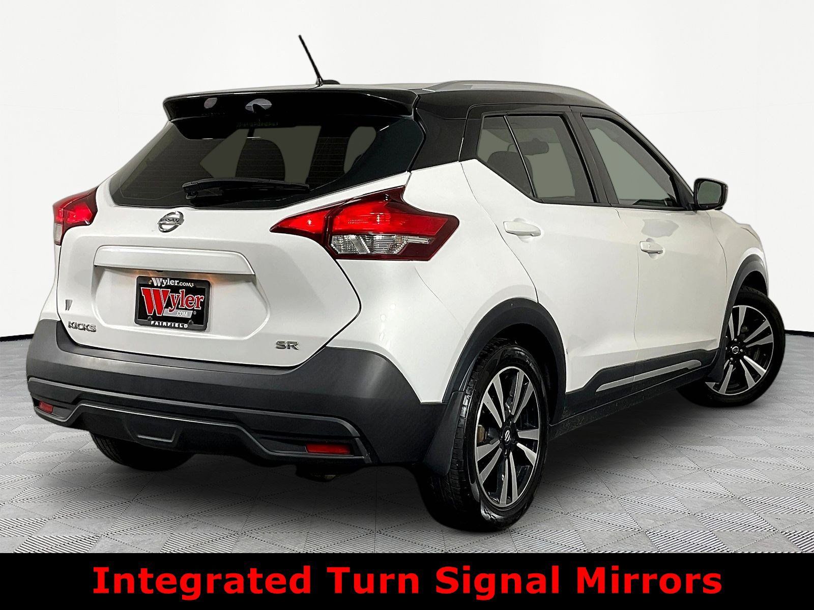 Used 2019 Nissan Kicks SR w/ SR Premium Package FWD image 6